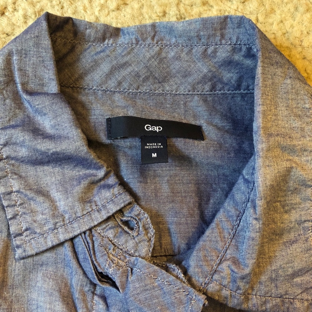 Gap Blouse with Ruffled Front - Picture 4 of 5